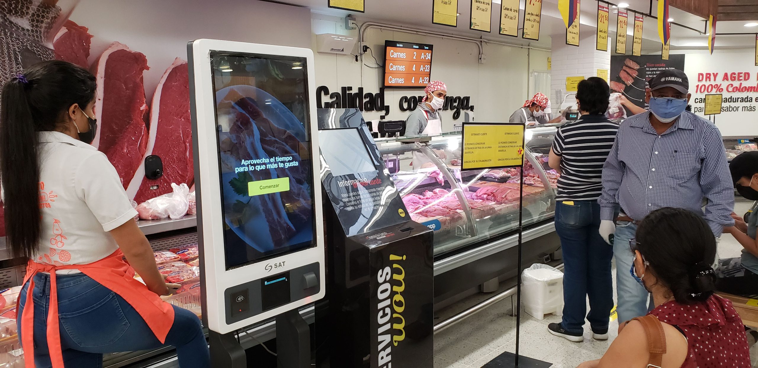 Kioscos interactivos y pantallas digitales de Tekus en el éxito